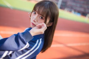 Kitaro_绮太郎《运动服女孩1》主题写真：13张全套美图