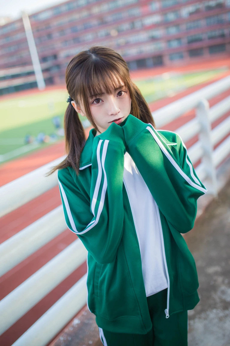 Kitaro_绮太郎《运动服女孩3》主题写真：18张全套美图