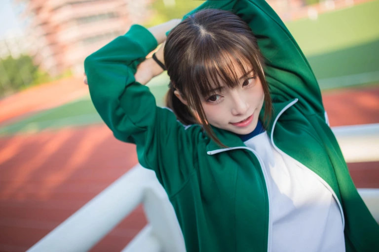 Kitaro_绮太郎《运动服女孩3》主题写真：18张全套美图