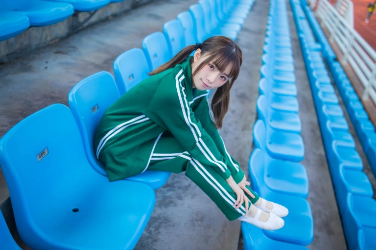 Kitaro_绮太郎《运动服女孩3》主题写真：18张全套美图