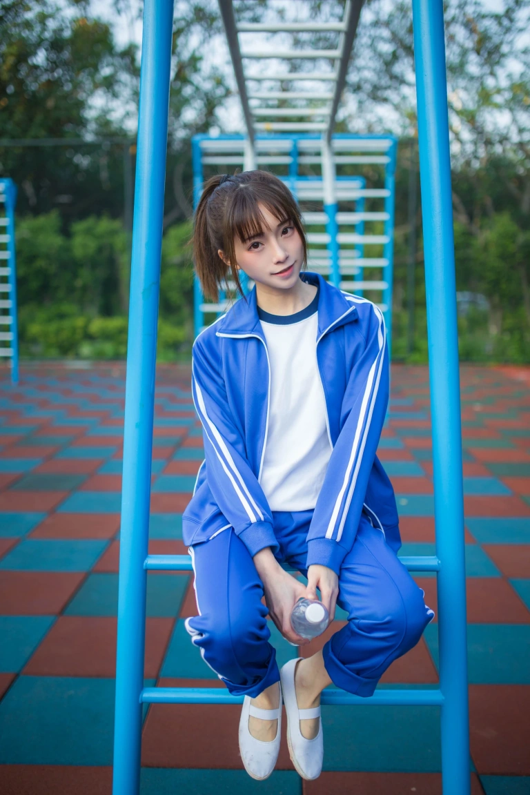 Kitaro_绮太郎《运动服女孩4》主题写真：11张全套美图