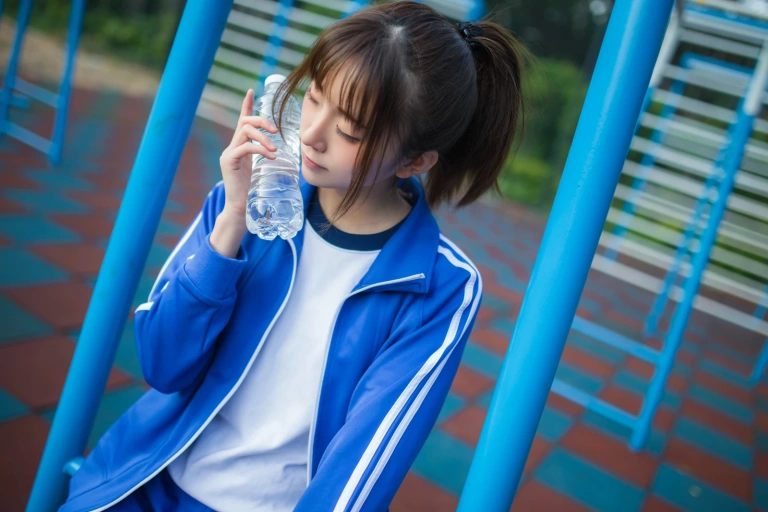 Kitaro_绮太郎《运动服女孩4》主题写真：11张全套美图