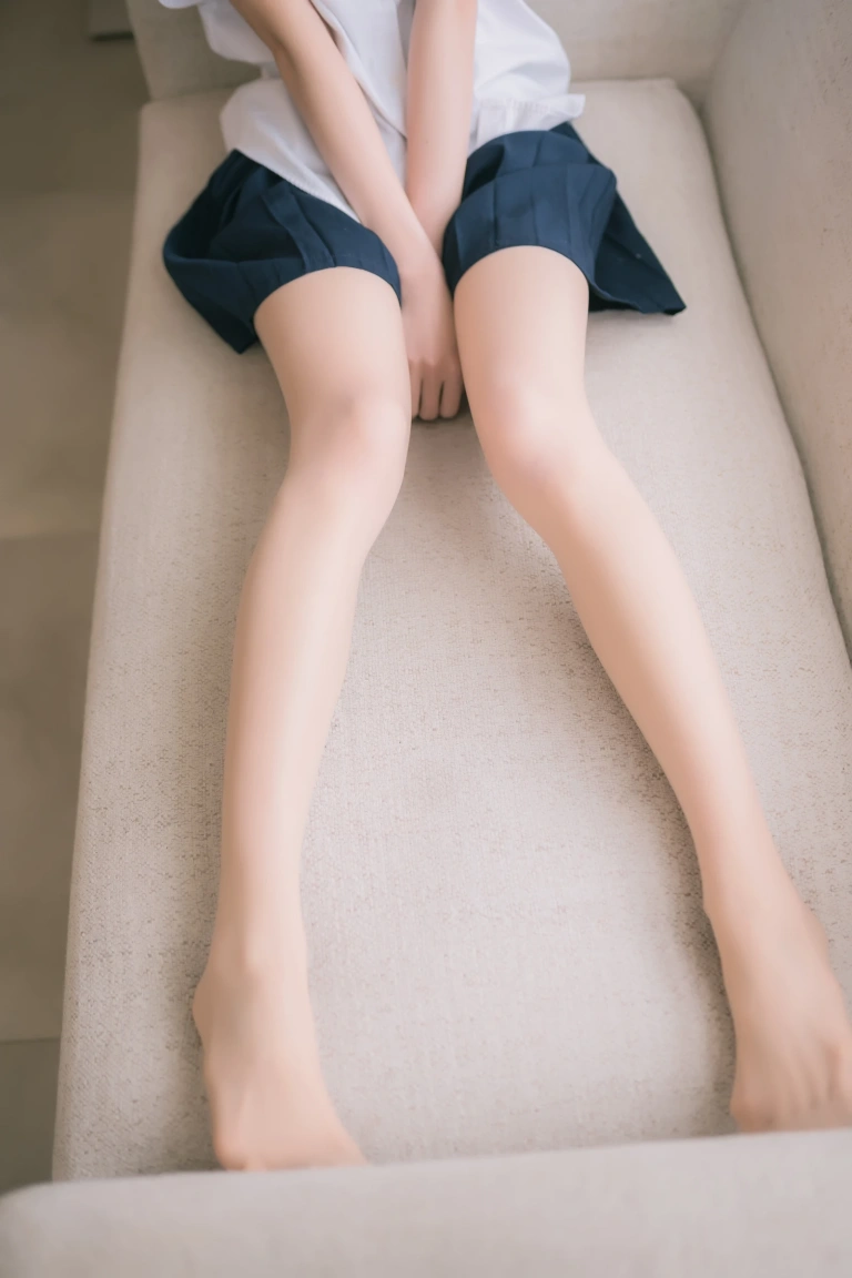 Kitaro_绮太郎《JK小姐姐》主题写真：48张全套美图
