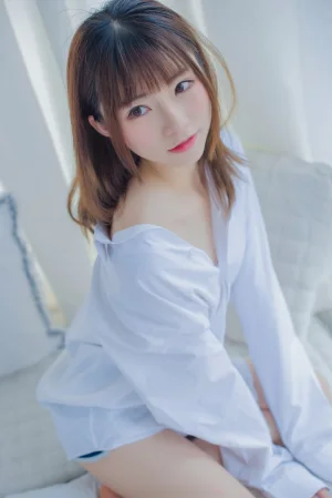 Kitaro_绮太郎《白衬衫》主题写真：48张全套美图
