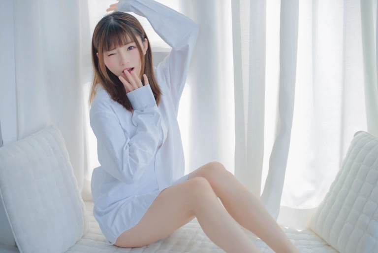 Kitaro_绮太郎《白衬衫》主题写真：48张全套美图