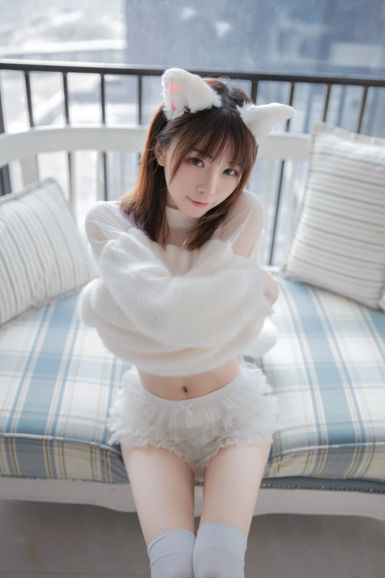 Kitaro_绮太郎《白喵女友》主题写真：41张全套美图