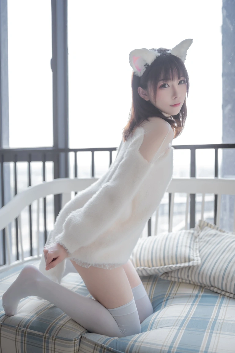 Kitaro_绮太郎《白喵女友》主题写真：41张全套美图