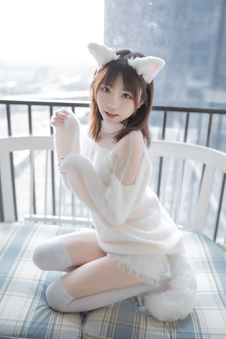 Kitaro_绮太郎《白喵女友》主题写真：41张全套美图