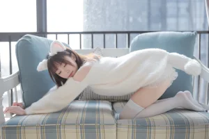 Kitaro_绮太郎《白喵女友》主题写真：41张全套美图