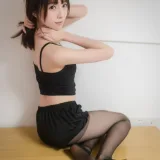 Kitaro_绮太郎《黑丝套装》主题写真：40张全套美图