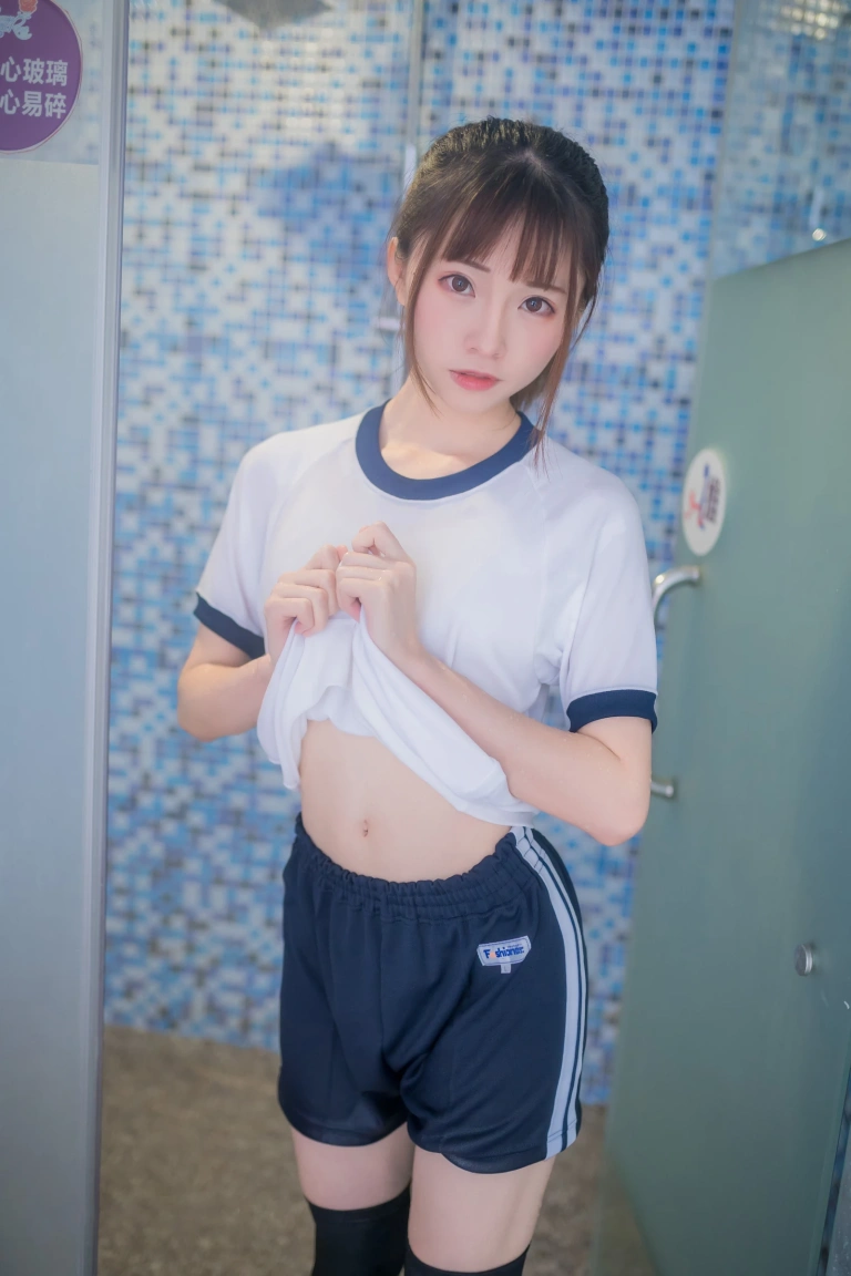 Kitaro_绮太郎《湿身体操服》主题写真：45张全套美图