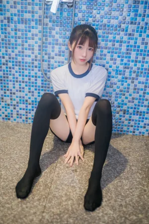 Kitaro_绮太郎《湿身体操服》主题写真：45张全套美图