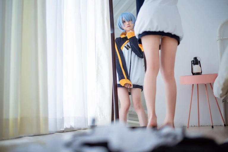 Kitaro_绮太郎《蕾姆运动服》主题写真：18张全套美图