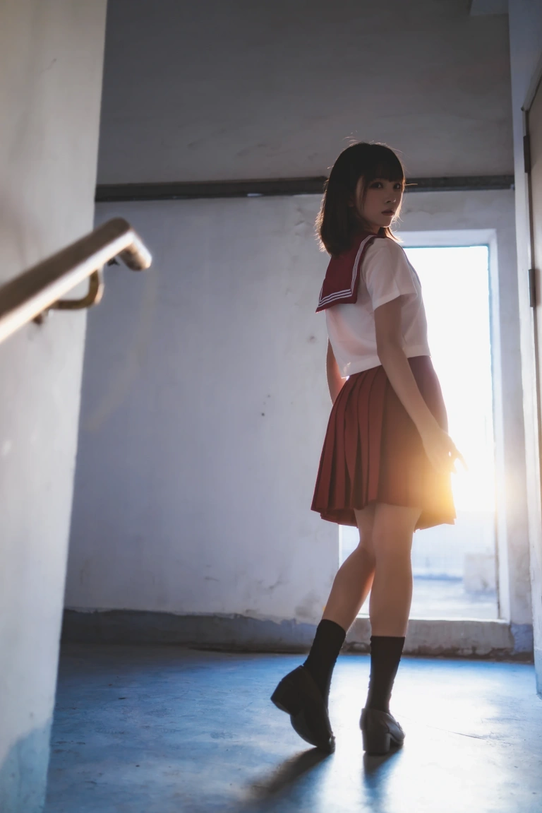 Kitaro_绮太郎《赤》主题写真：24张全套美图