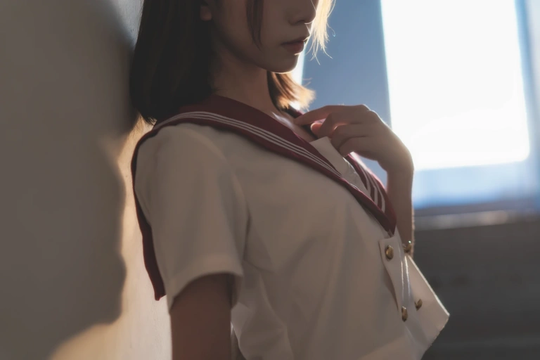 Kitaro_绮太郎《赤》主题写真：24张全套美图