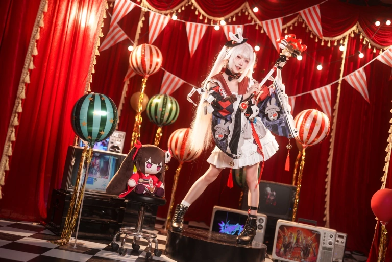 Kitaro_绮太郎《火花》主题写真：17张全套美图