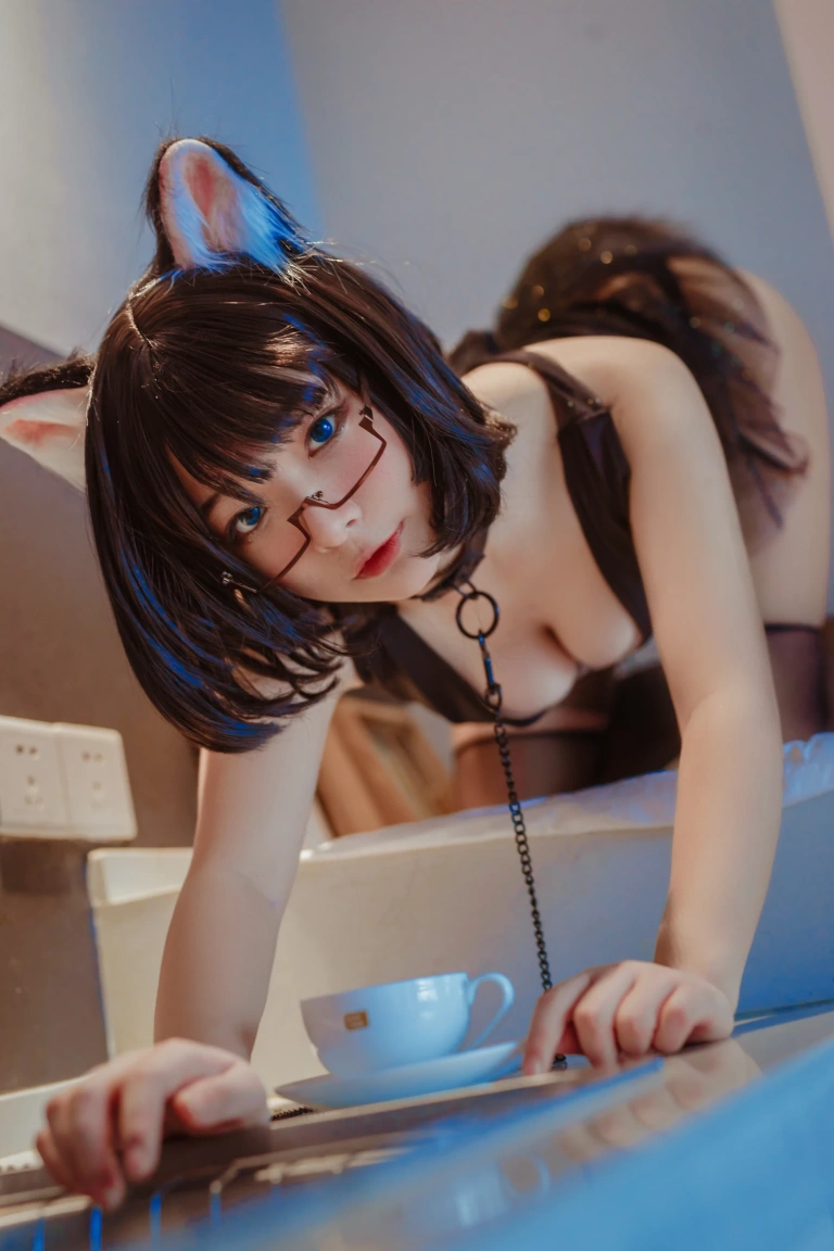 Kokuhui(yuuhui玉汇)《猫猫头黑裙子》主题写真：10张全套美图