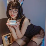 Kokuhui(yuuhui玉汇)《猫猫头黑裙子》主题写真：10张全套美图