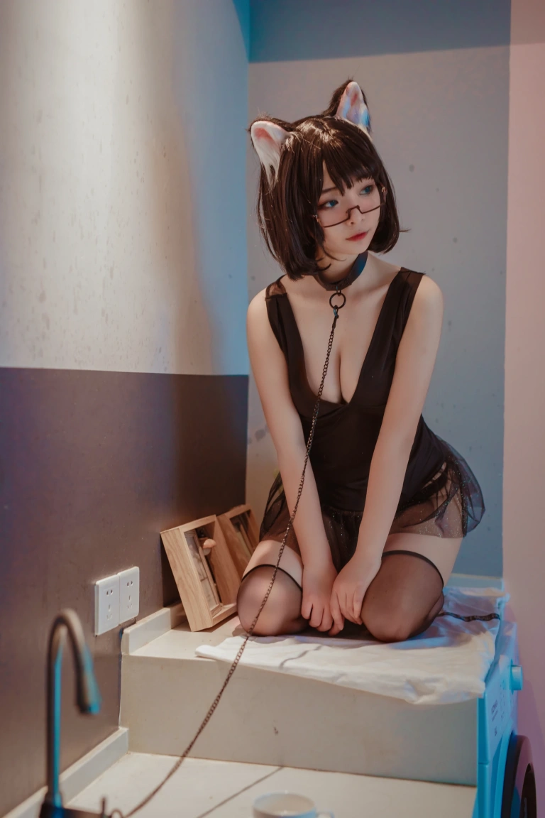 Kokuhui(yuuhui玉汇)《猫猫头黑裙子》主题写真：10张全套美图