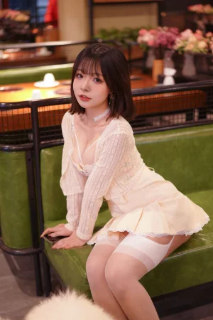 Kokuhui(yuuhui玉汇)《蕾丝情人》主题写真：56张全套美图