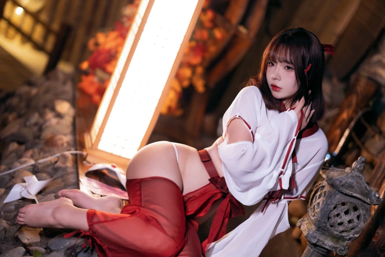 Kokuhui(yuuhui玉汇)《巫女》主题写真：120张全套美图