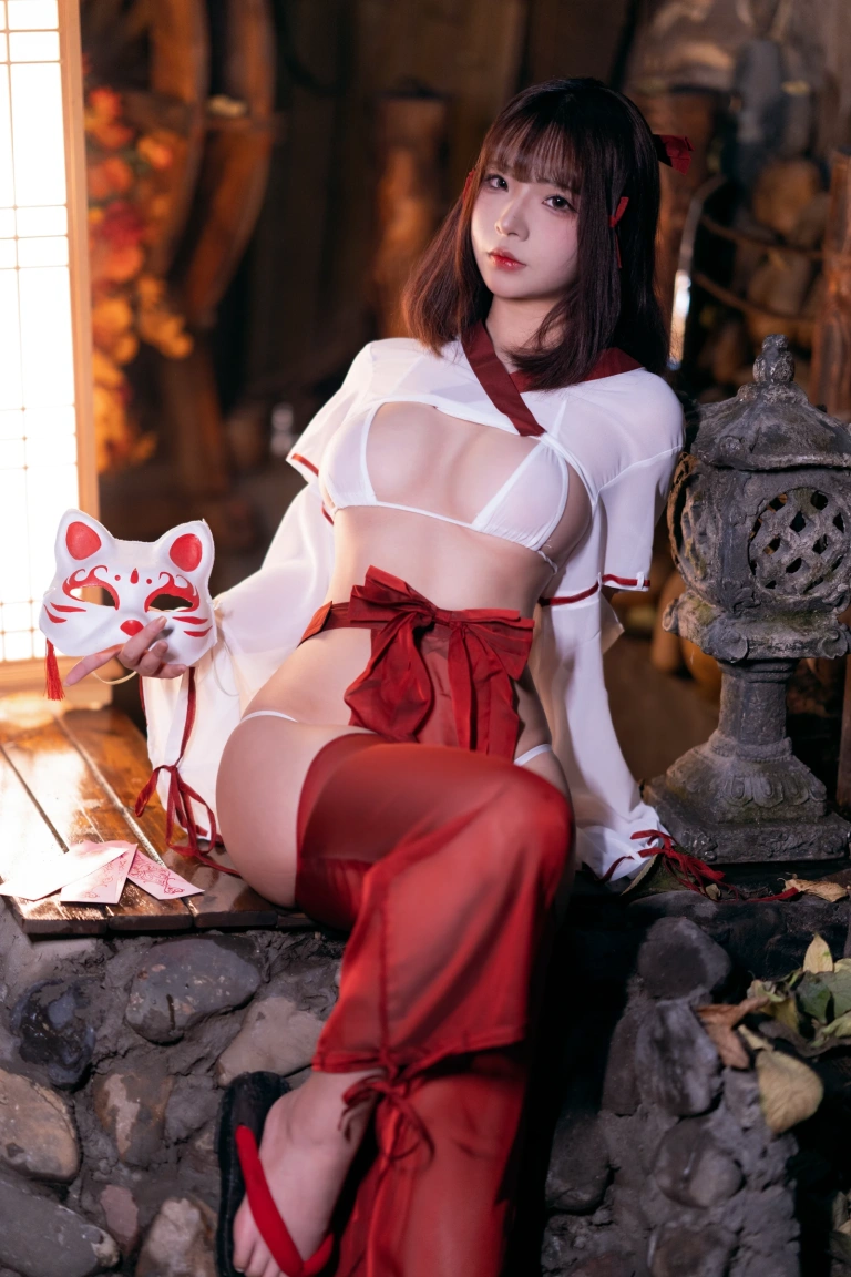 Kokuhui(yuuhui玉汇)《巫女》主题写真：120张全套美图