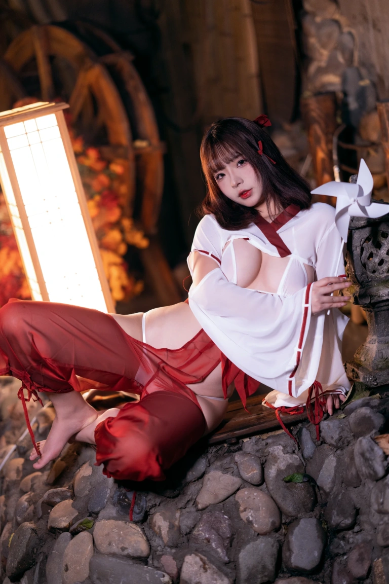 Kokuhui(yuuhui玉汇)《巫女》主题写真：120张全套美图