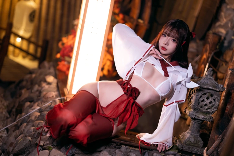 Kokuhui(yuuhui玉汇)《巫女》主题写真：120张全套美图