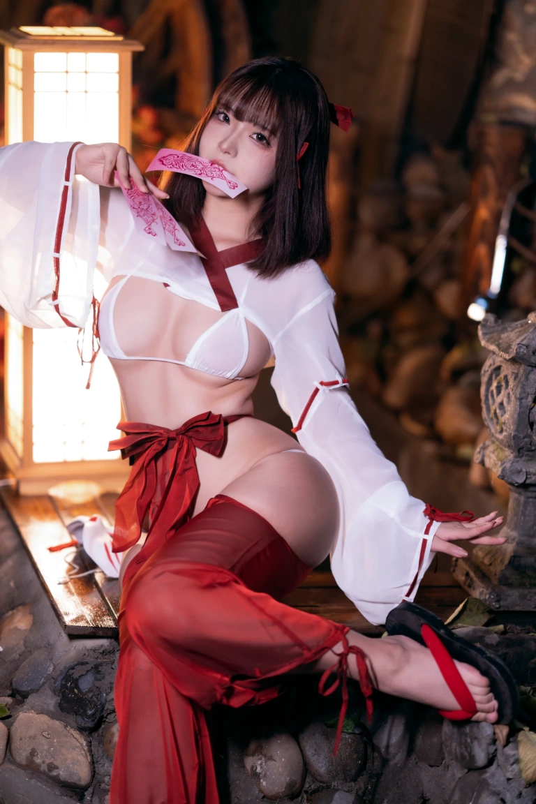 Kokuhui(yuuhui玉汇)《巫女》主题写真：120张全套美图