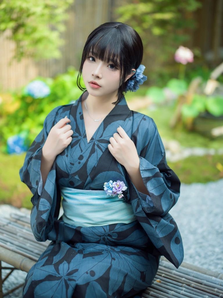 Kokuhui(yuuhui玉汇)《中庭之妻》主题写真：117张全套美图，含3个视频