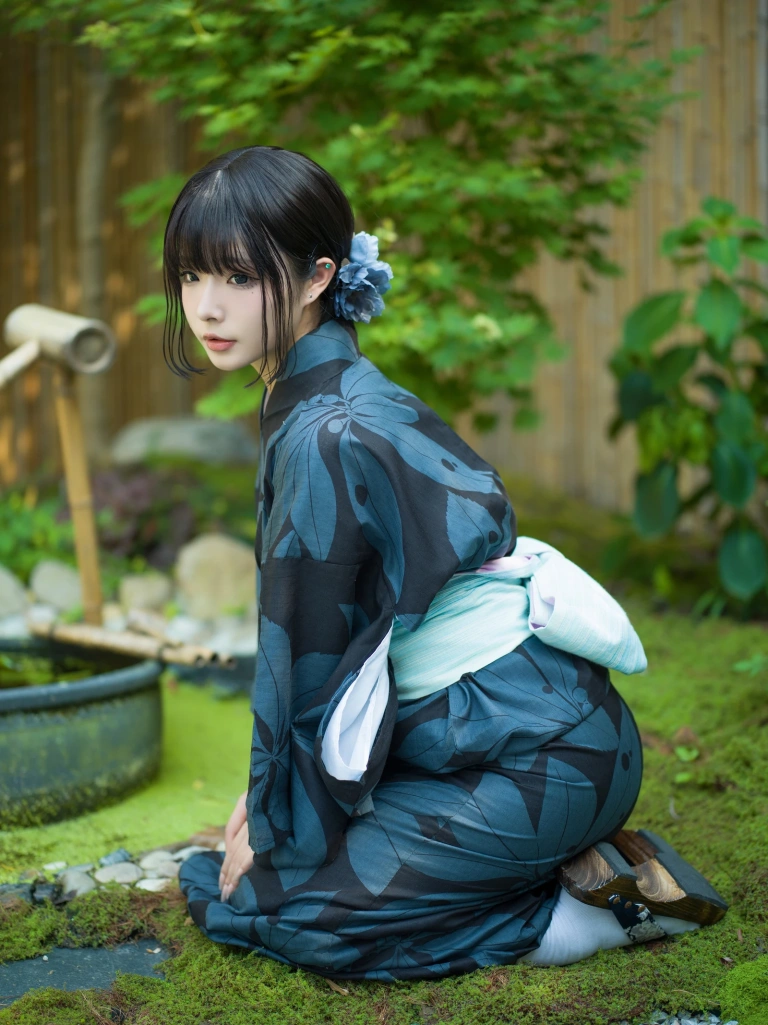 Kokuhui(yuuhui玉汇)《中庭之妻》主题写真：117张全套美图，含3个视频
