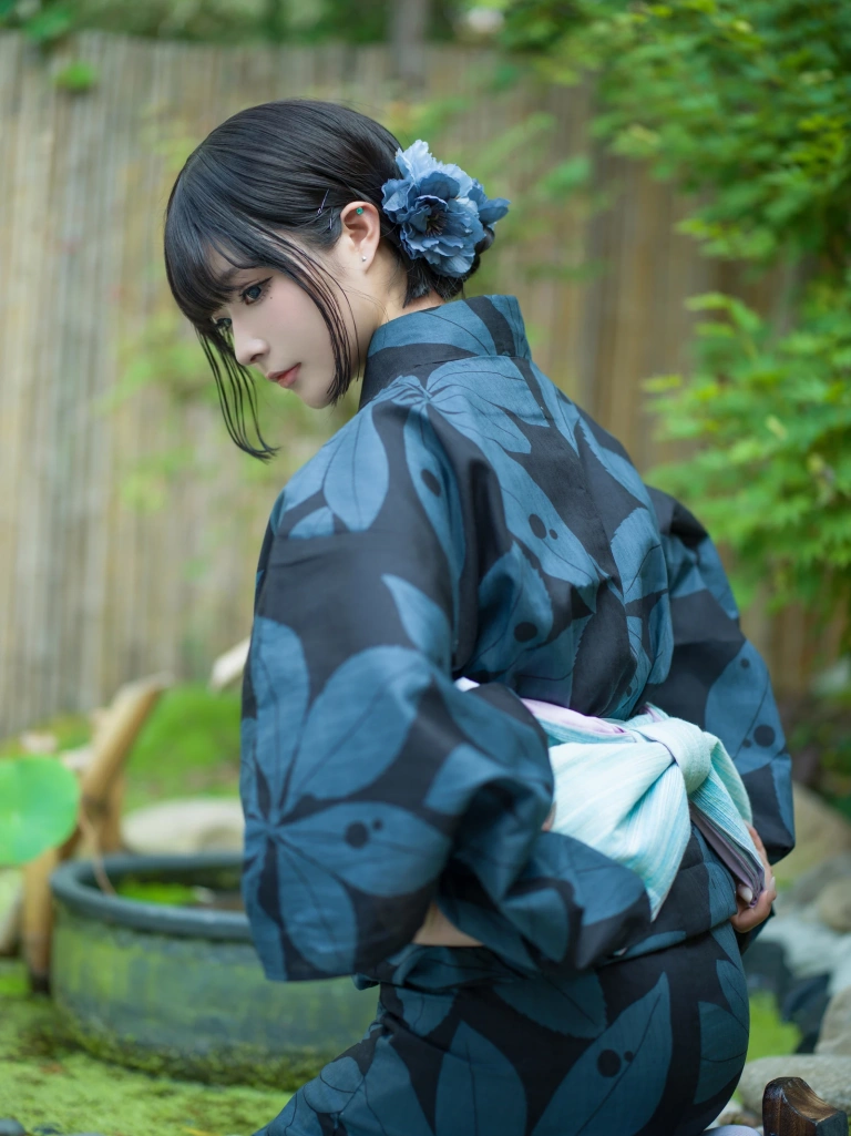 Kokuhui(yuuhui玉汇)《中庭之妻》主题写真：117张全套美图，含3个视频