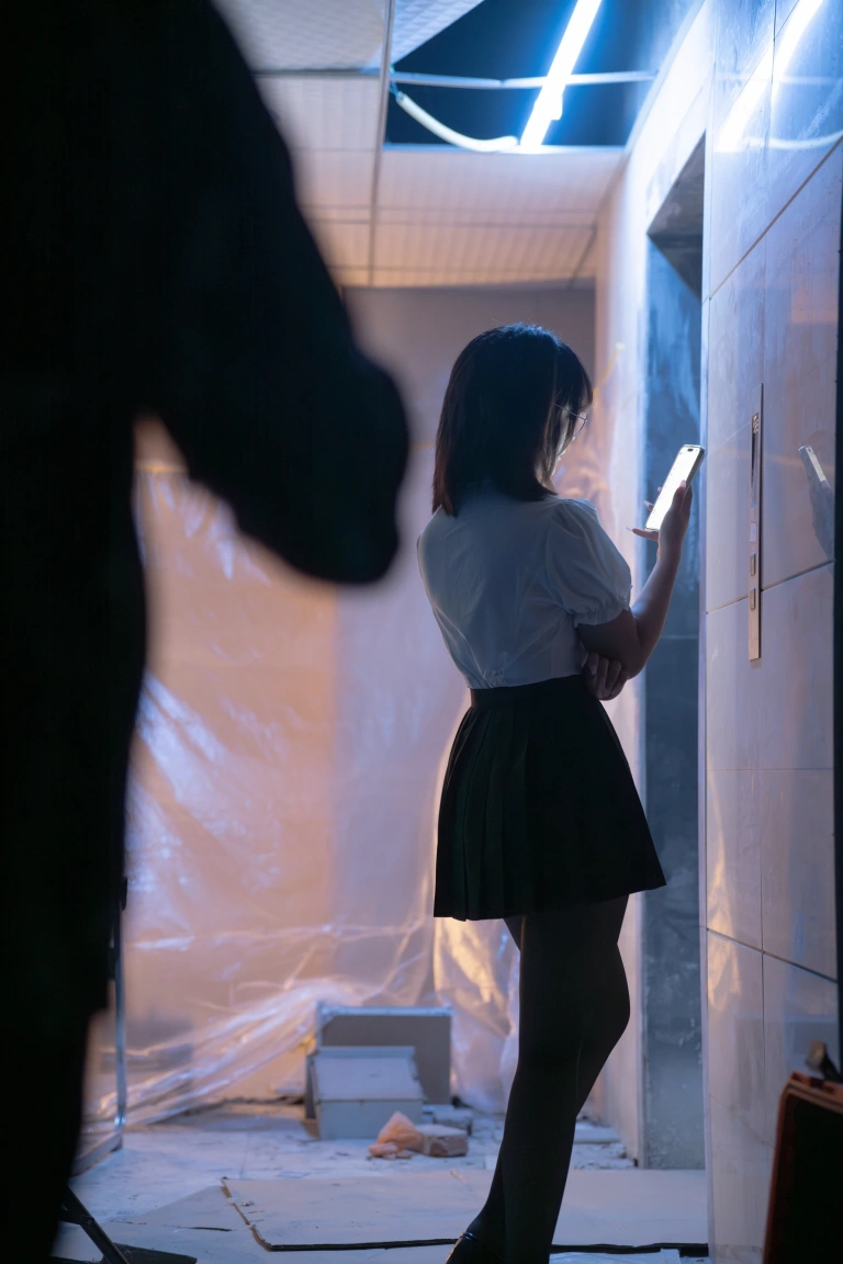 Kokuhui(yuuhui玉汇)《电梯间の尾行》主题写真：164张全套美图，含1个视频