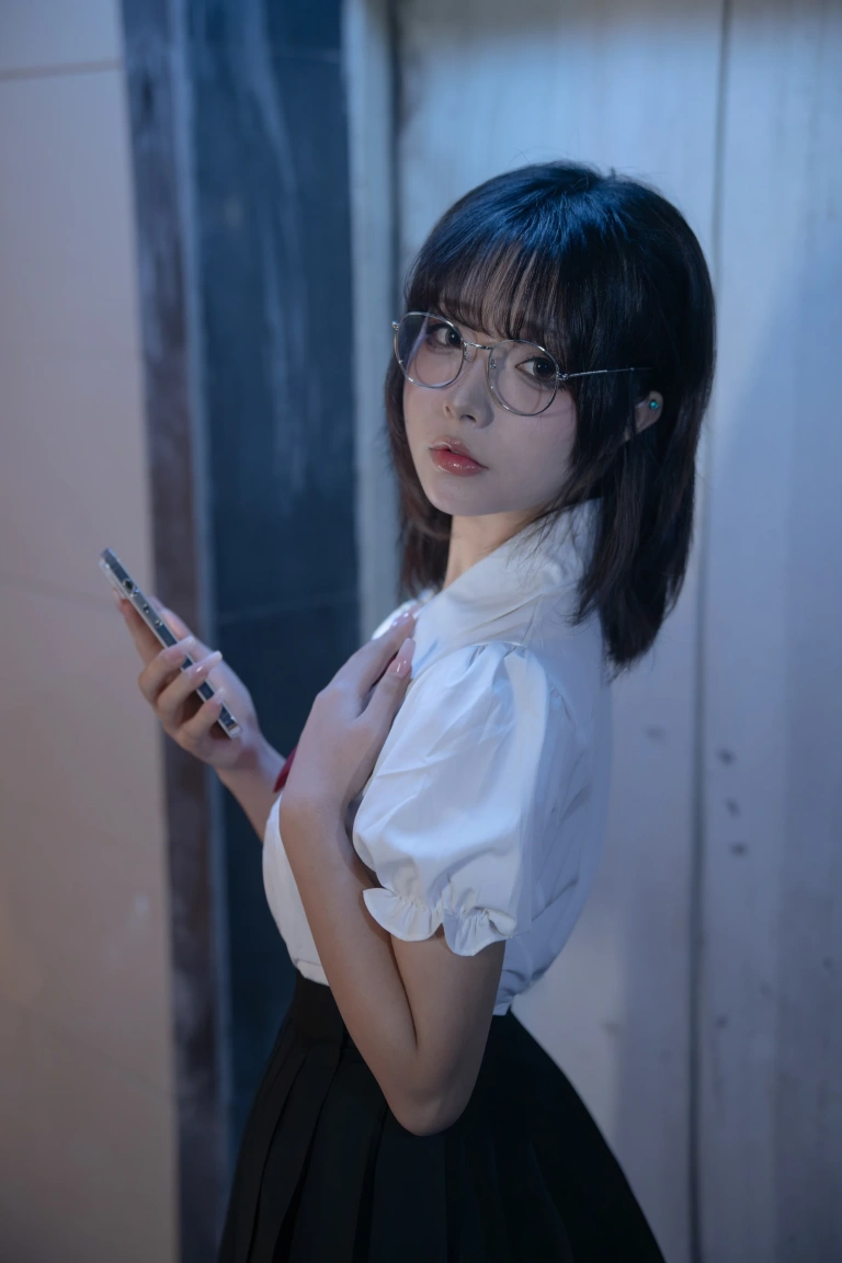 Kokuhui(yuuhui玉汇)《电梯间の尾行》主题写真：164张全套美图，含1个视频