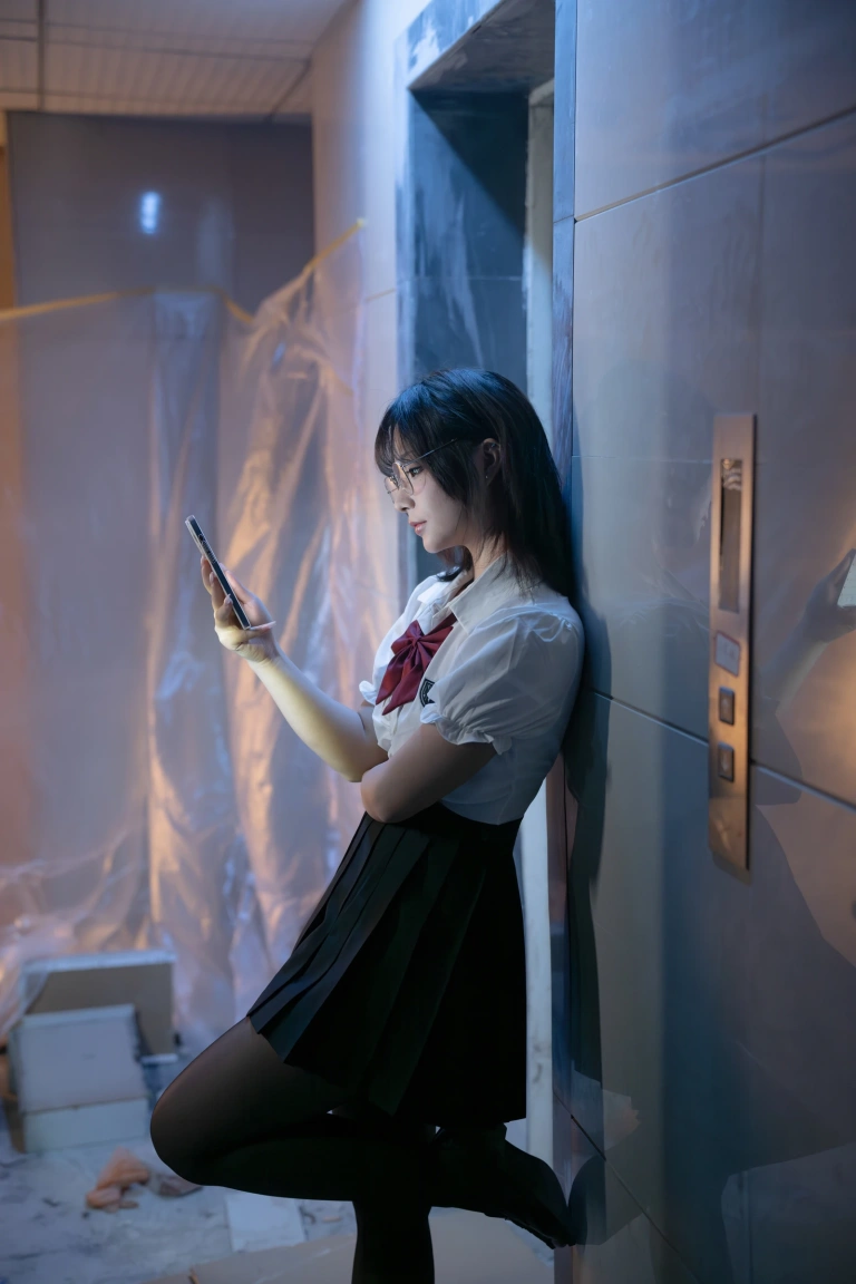 Kokuhui(yuuhui玉汇)《电梯间の尾行》主题写真：164张全套美图，含1个视频