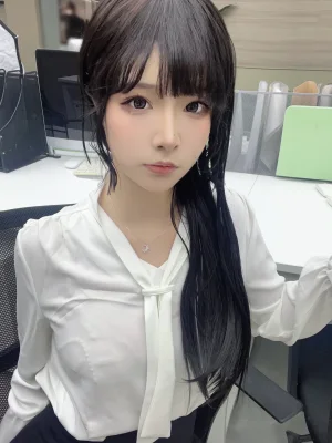 Kokuhui(yuuhui玉汇)《Patreon订阅 体贴的秘书》主题写真：37张全套美图