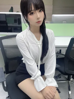 Kokuhui(yuuhui玉汇)《Patreon订阅 体贴的秘书》主题写真：37张全套美图