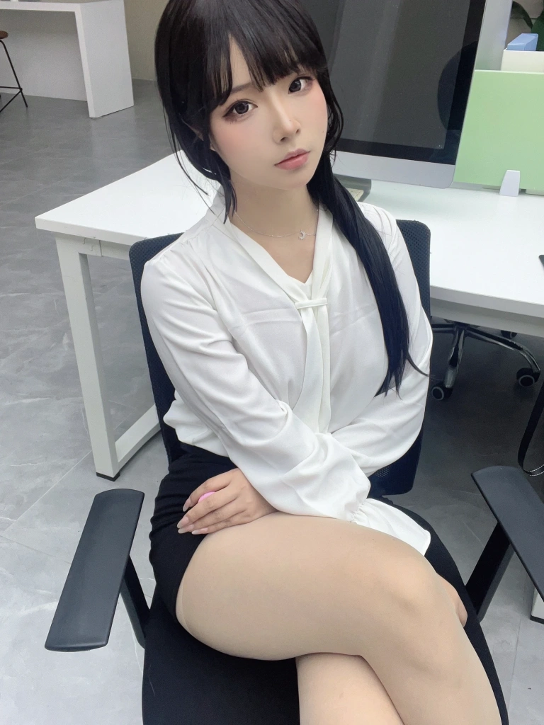 Kokuhui(yuuhui玉汇)《Patreon订阅 体贴的秘书》主题写真：37张全套美图