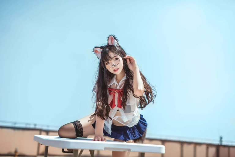 Kokuhui(yuuhui玉汇)《天台猫猫 黑犬机器人女友》主题写真：32张全套美图
