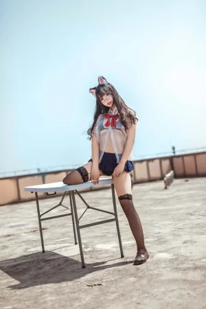 Kokuhui(yuuhui玉汇)《天台猫猫 黑犬机器人女友》主题写真：32张全套美图
