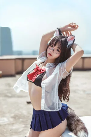 Kokuhui(yuuhui玉汇)《天台猫猫 黑犬机器人女友》主题写真：32张全套美图
