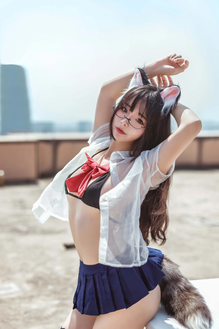 Kokuhui(yuuhui玉汇)《天台猫猫 黑犬机器人女友》主题写真：32张全套美图