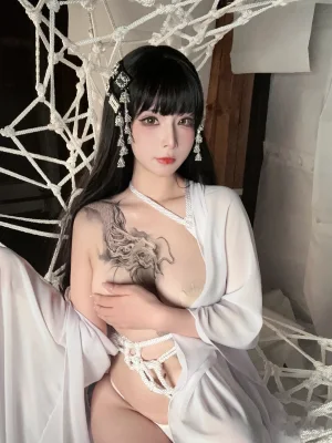 Kokuhui(yuuhui玉汇)《Patreon订阅 白龙吟》主题写真：40张全套美图