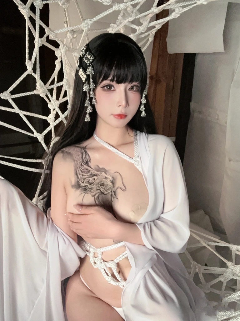 Kokuhui(yuuhui玉汇)《Patreon订阅 白龙吟》主题写真：40张全套美图