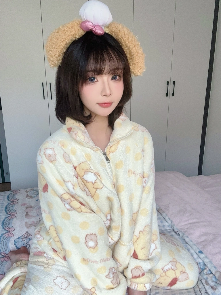 Kokuhui(yuuhui玉汇)《Patreon订阅 布丁狗》主题写真：44张全套美图，含1个视频