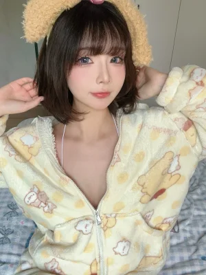 Kokuhui(yuuhui玉汇)《Patreon订阅 布丁狗》主题写真：44张全套美图，含1个视频