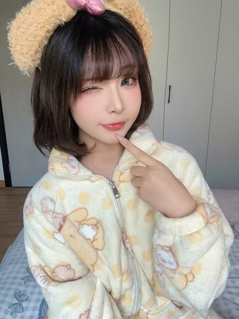 Kokuhui(yuuhui玉汇)《Patreon订阅 布丁狗》主题写真：44张全套美图，含1个视频