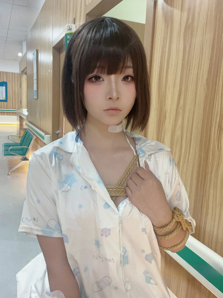 Kokuhui(yuuhui玉汇)《Patreon订阅 生病的妹妹》主题写真：37张全套美图，含2个视频