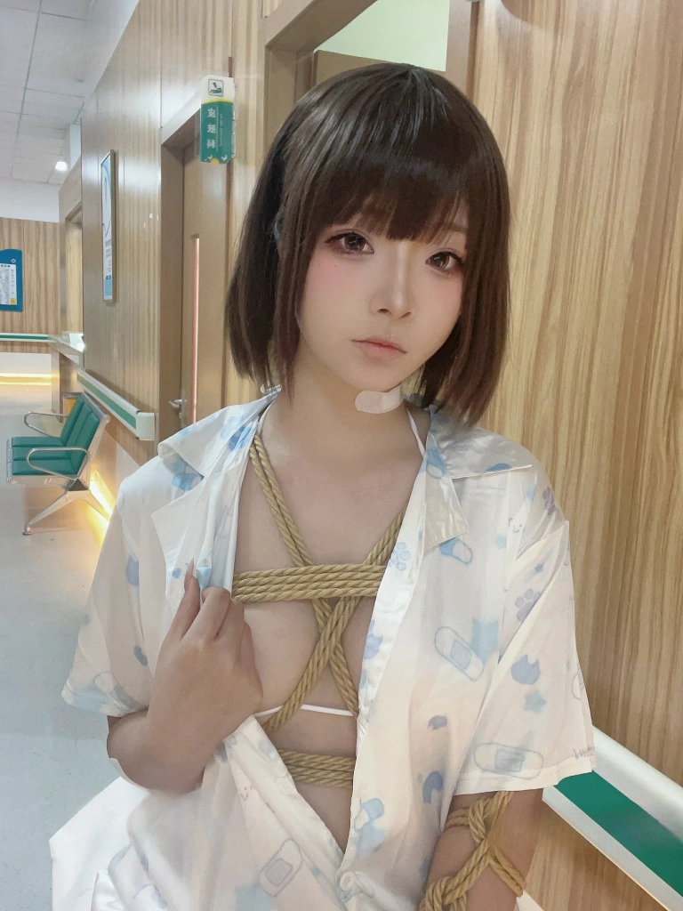 Kokuhui(yuuhui玉汇)《Patreon订阅 生病的妹妹》主题写真：37张全套美图，含2个视频
