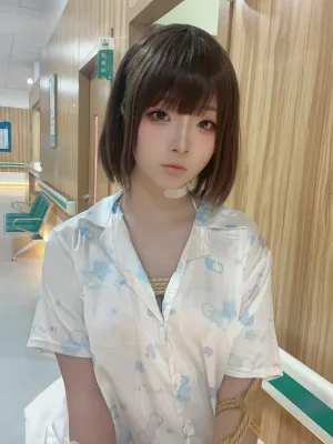 Kokuhui(yuuhui玉汇)《Patreon订阅 生病的妹妹》主题写真：37张全套美图，含2个视频
